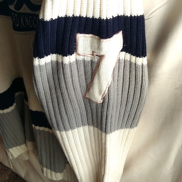 Sweater - Picture 3 of 7